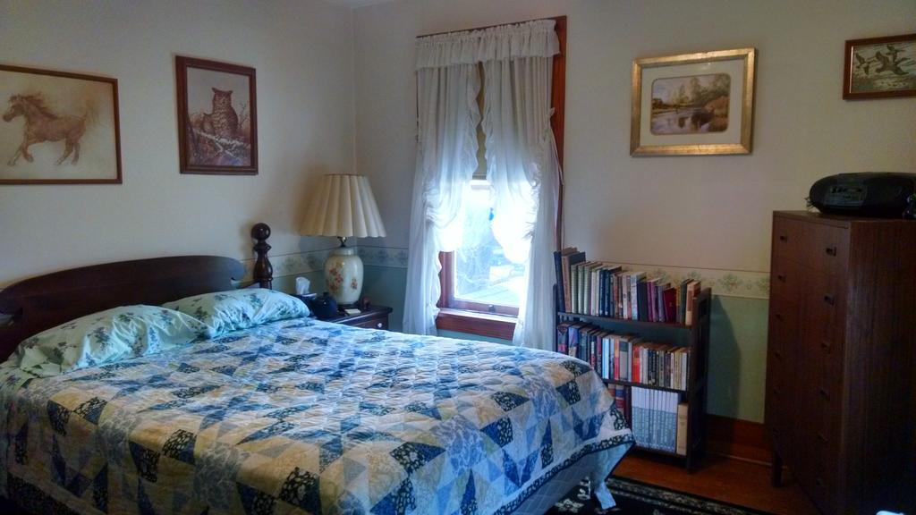 Fish & Loaves Bed And Breakfast Numidia Exterior foto