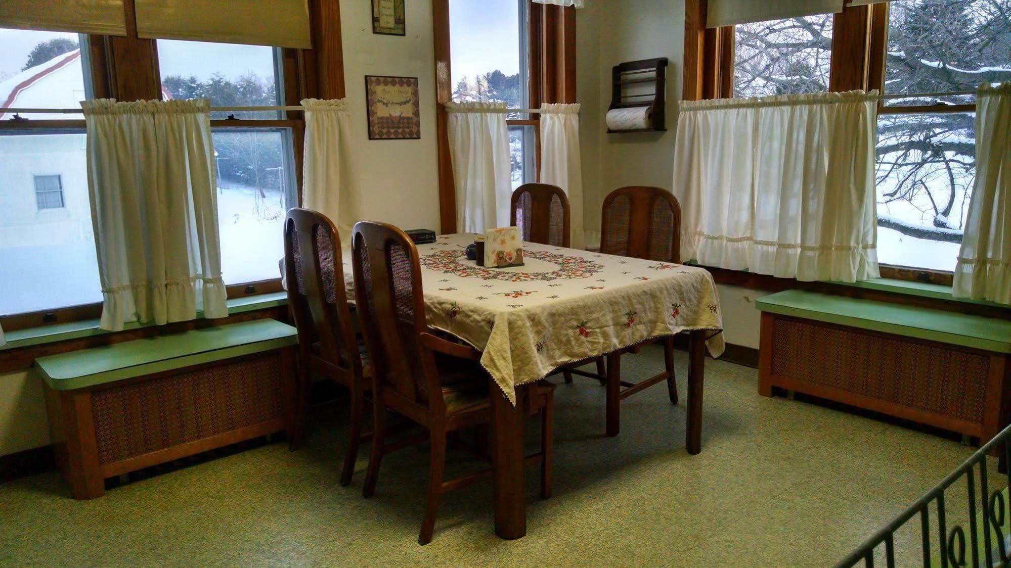 Fish & Loaves Bed And Breakfast Numidia Exterior foto